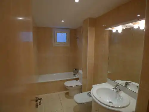 Bathroom of Flat for sale in Figueres  with Heating and Terrace
