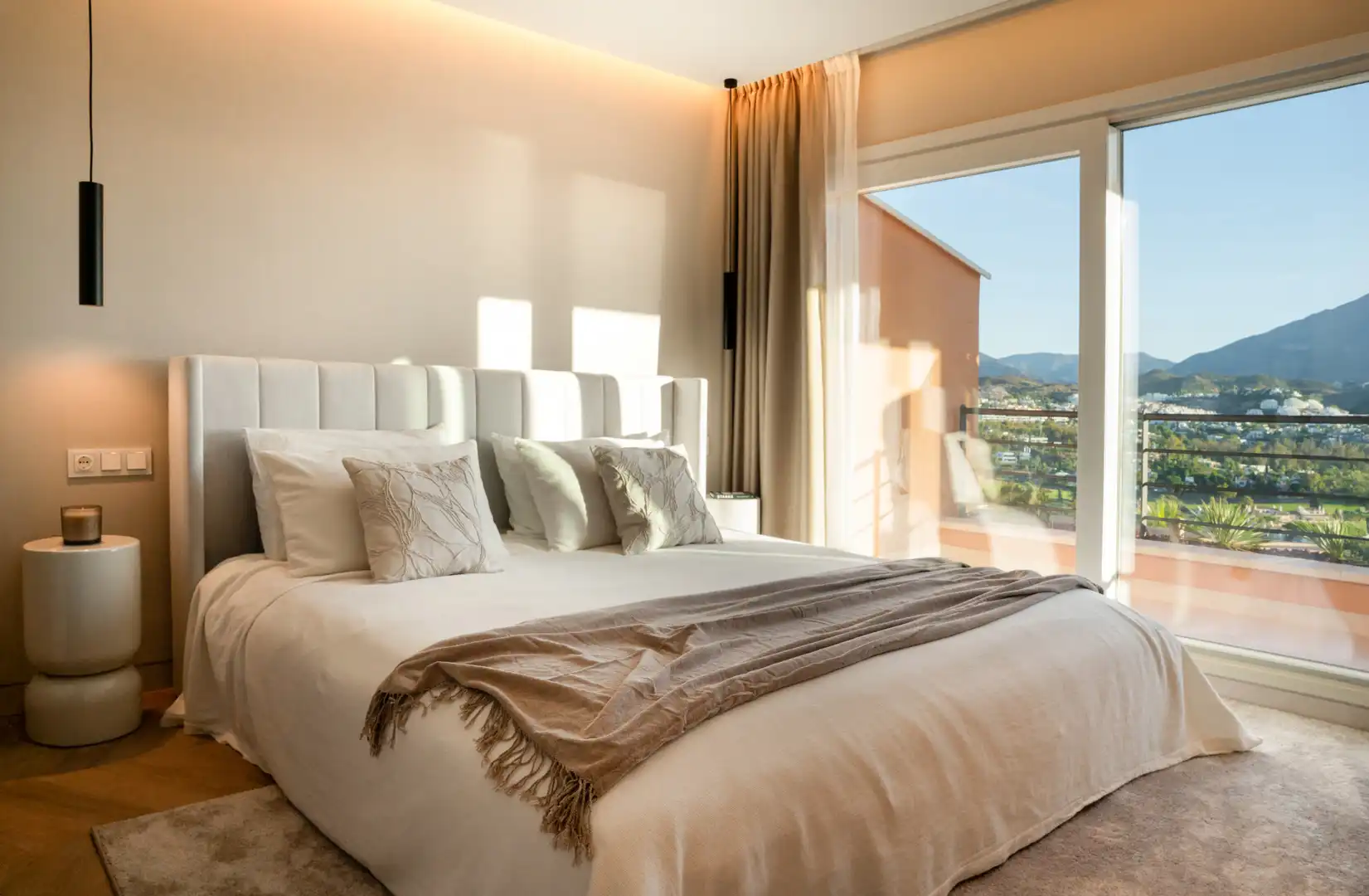Dormitori de Àtic en venda en Marbella amb Aire condicionat, Terrassa i Piscina