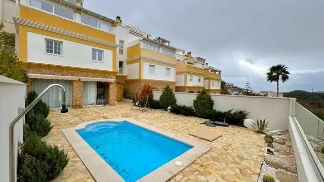 Adosado con piscina en venta en El Faro de Calaburra - Chaparral, imagen 2