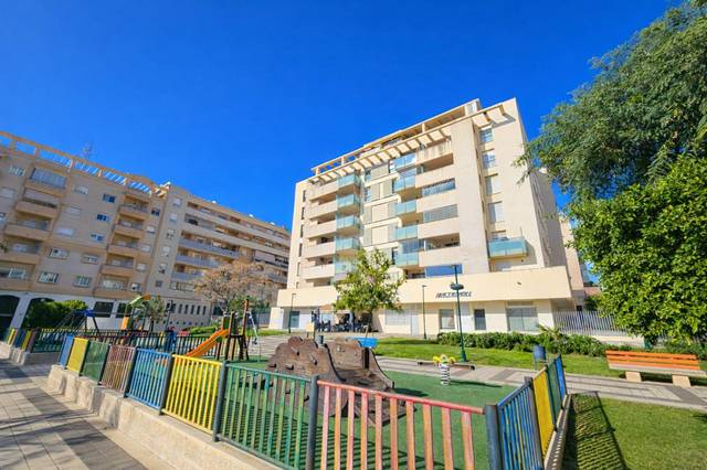 Piso en Venta en Calle Kandinsky en El Tejar - Hacienda Bizcochero