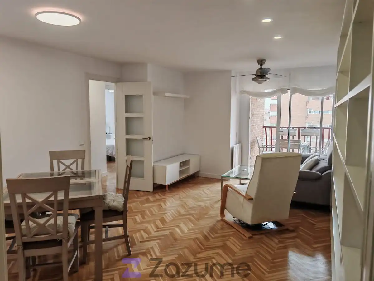 Wohnzimmer von Wohnung zur Miete in  Madrid Capital mit Heizung, Parkett und Terrasse