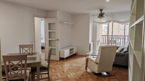 Foto 2 von Wohnung zur Miete in C. de Alfredo Marqueríe, La Paz, Madrid Capital