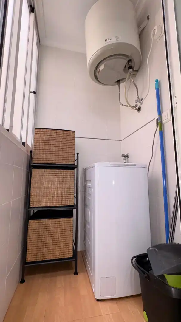 Badezimmer von Wohnung zur Miete in Santa Pola mit Klimaanlage, Abstellraum und Möbliert