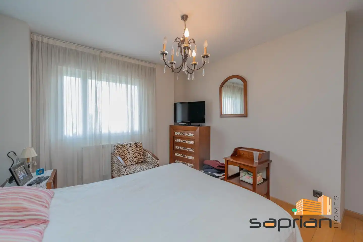 Habitación de Casa o chalet en venta en Pozuelo de Alarcón con Aire acondicionado, Calefacción y Jardín privado