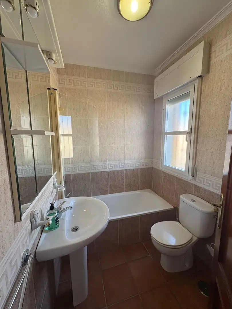 Bany de Casa o xalet de lloguer en Aljaraque amb Terrassa i Moblat