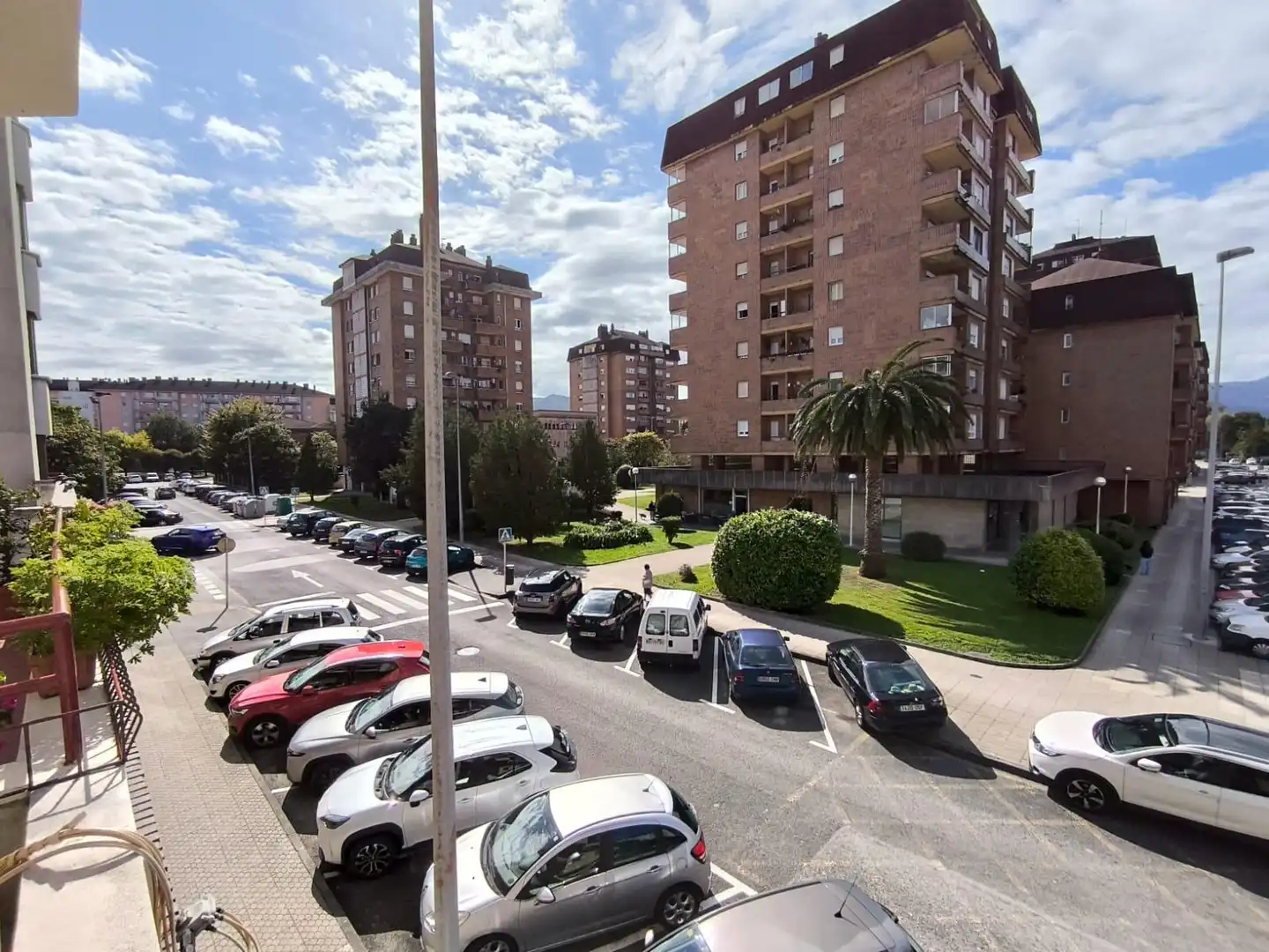 Vista exterior de Pis en venda en Torrelavega  amb Terrassa i Balcó