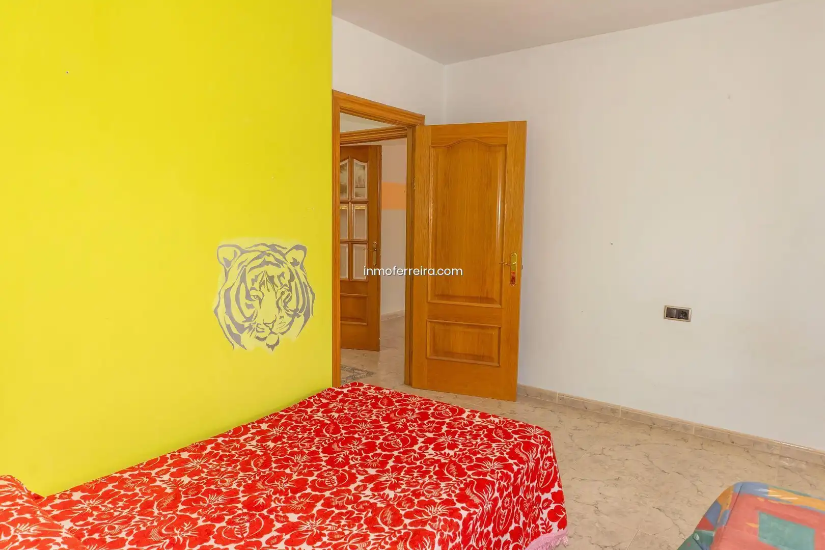 Bedroom of Houses for sale in Darro  with Storage room