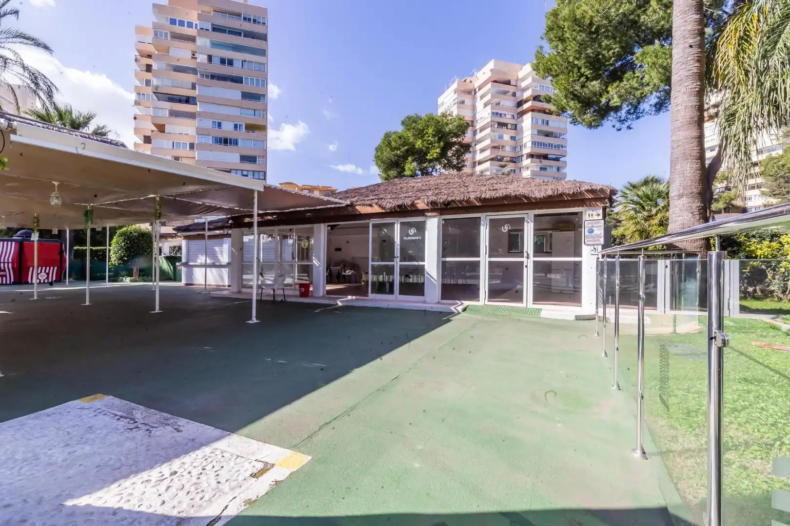 Vista exterior de Piso en venta en Torremolinos con Aire acondicionado, Jardín privado y Terraza