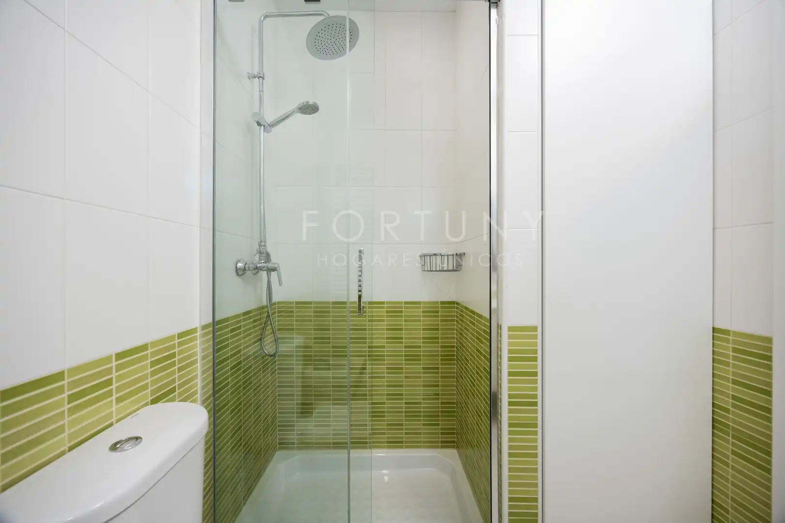 Baño de Casa o chalet en venta en Málaga con Aire acondicionado, Calefacción y Jardín privado