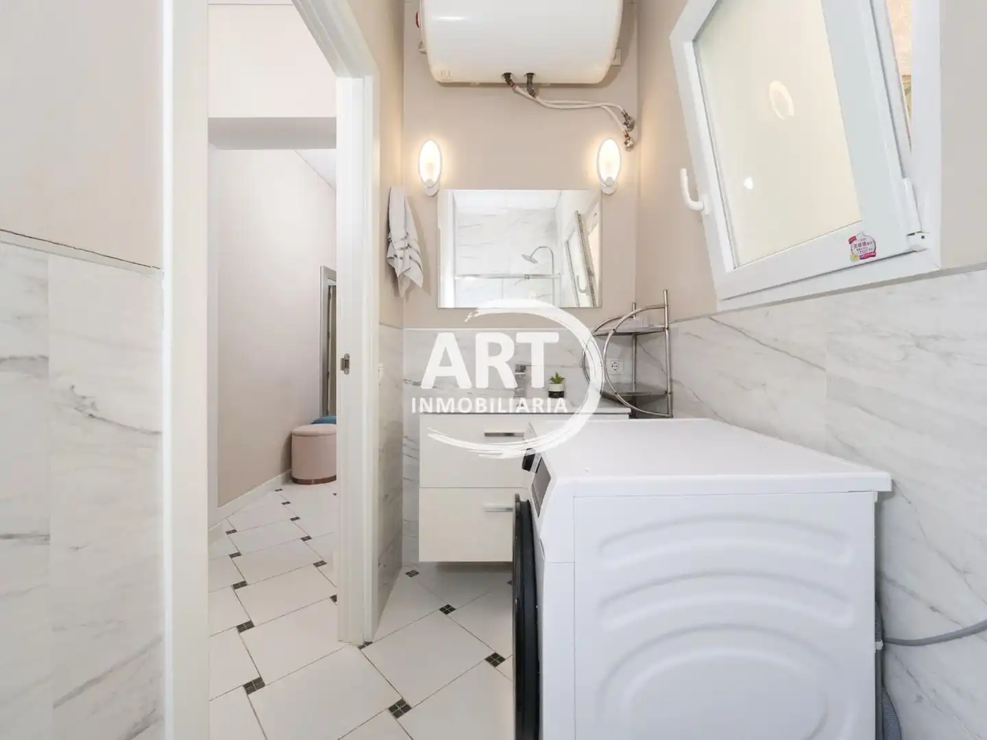 Baño de Piso en venta en Valencia con Aire acondicionado y Amueblado