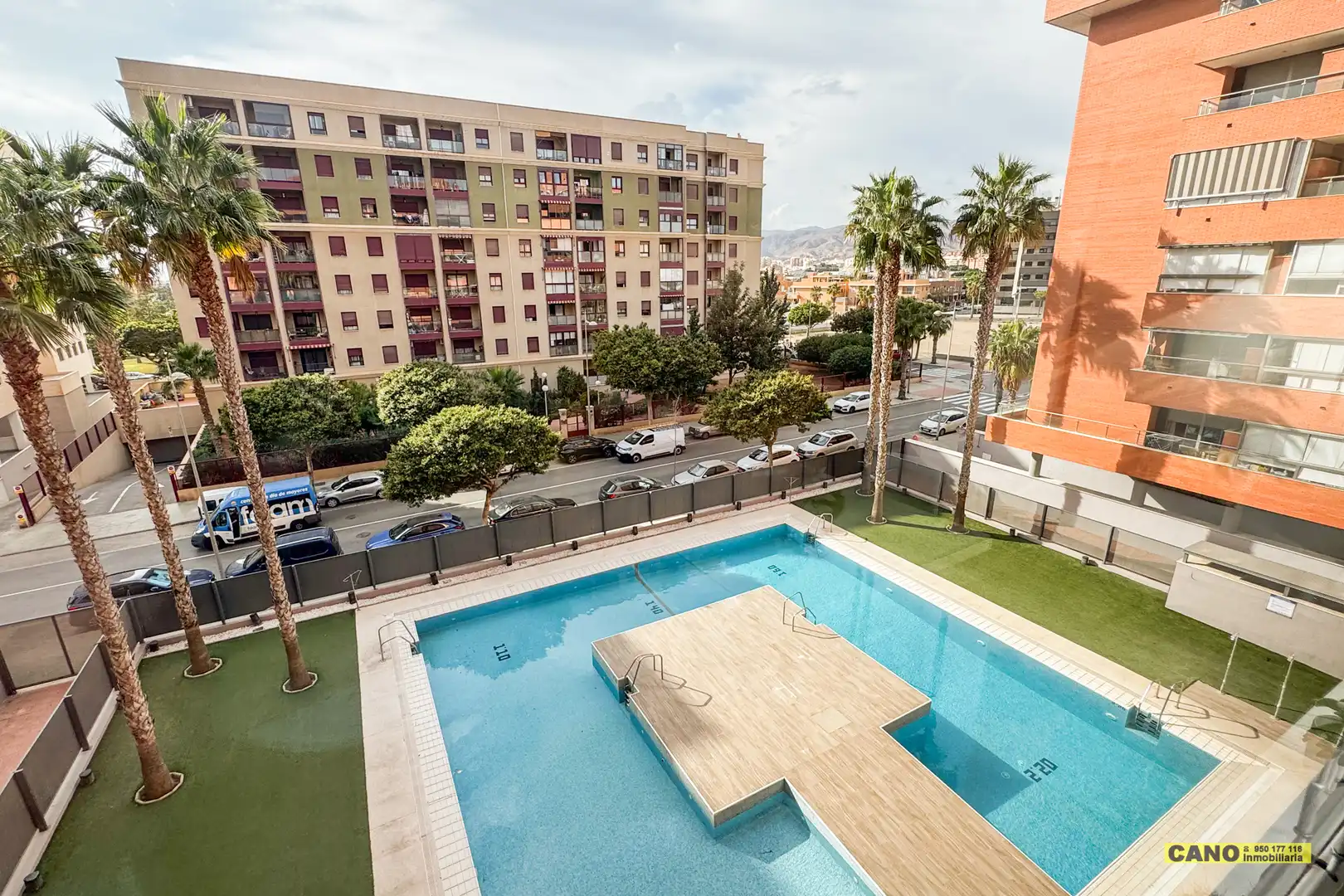 Piscina de Piso en venta en Almería con Aire acondicionado, Calefacción y Terraza