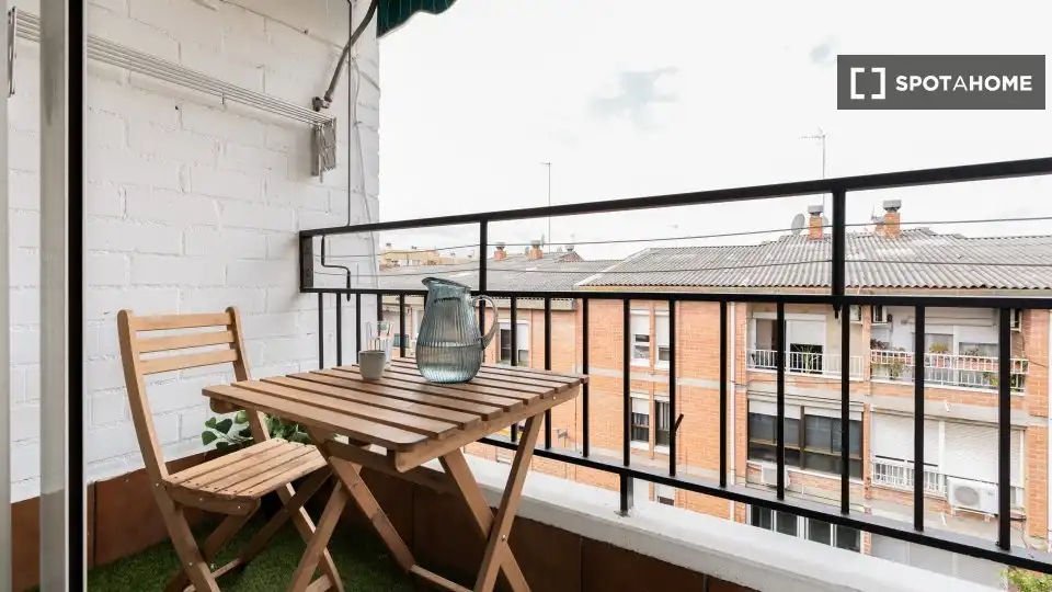 Terrassa de Pis per a compartir en Concòrdia - Can Rull