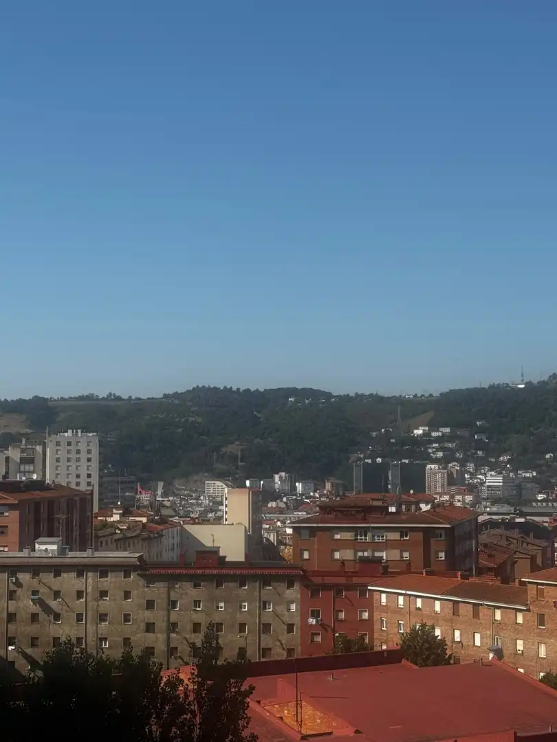 Piso con terraza en venta en Ibaiondo, imagen 30
