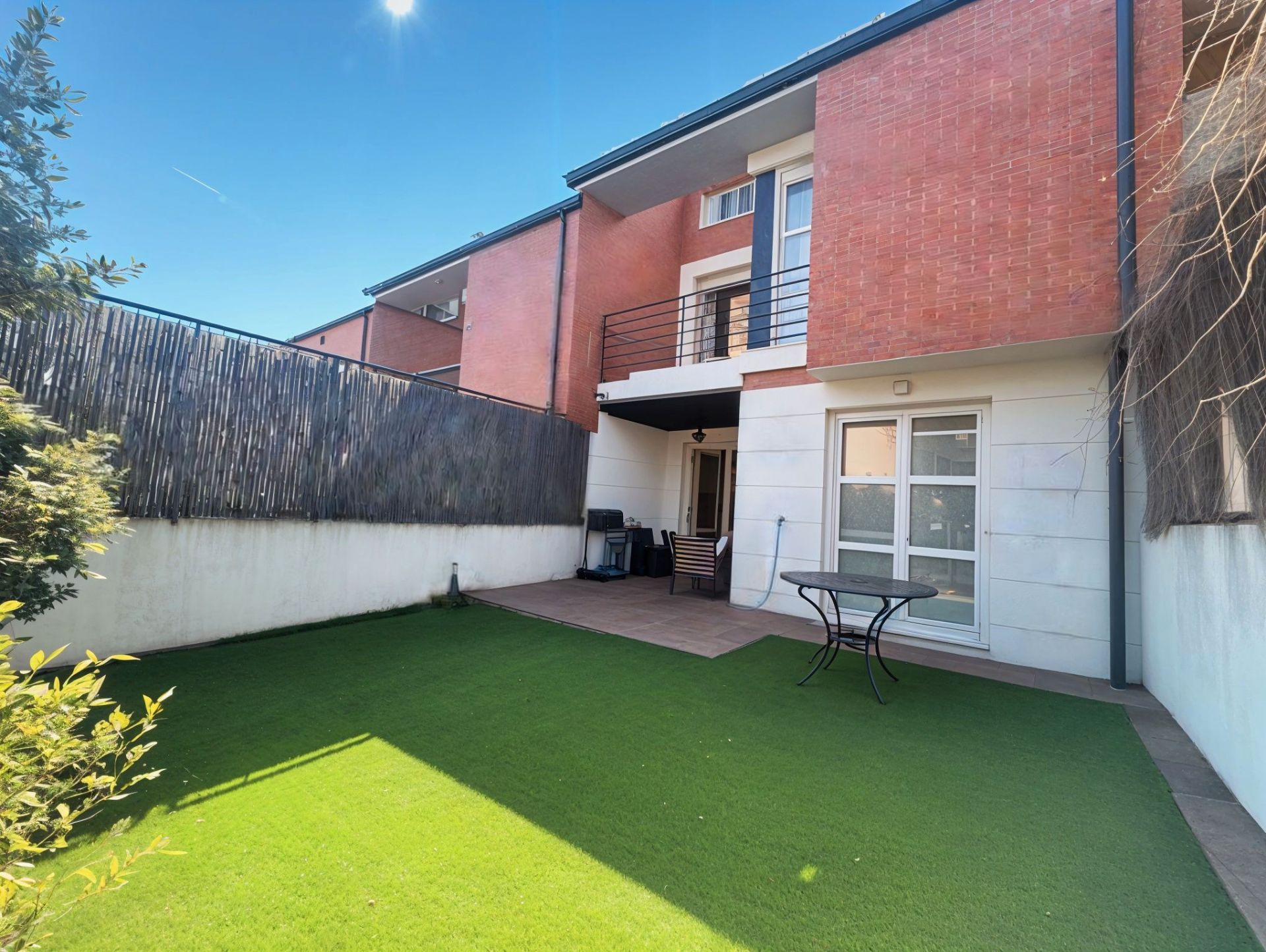 Terrassa de Casa o xalet en venda en Paracuellos de Jarama amb Calefacció, Jardí privat i Terrassa