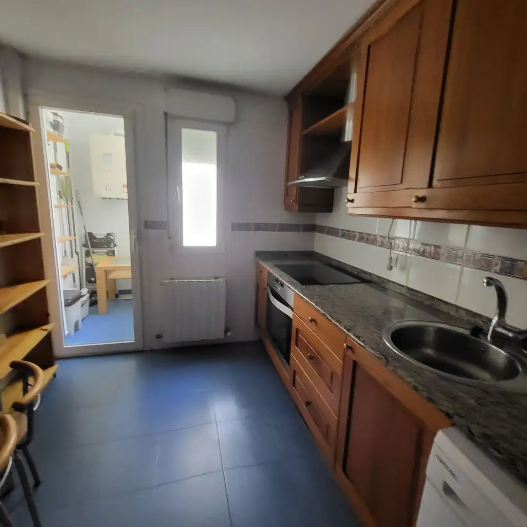 Cuina de Pis en venda en Ávila amb Calefacció, Terrassa i Traster