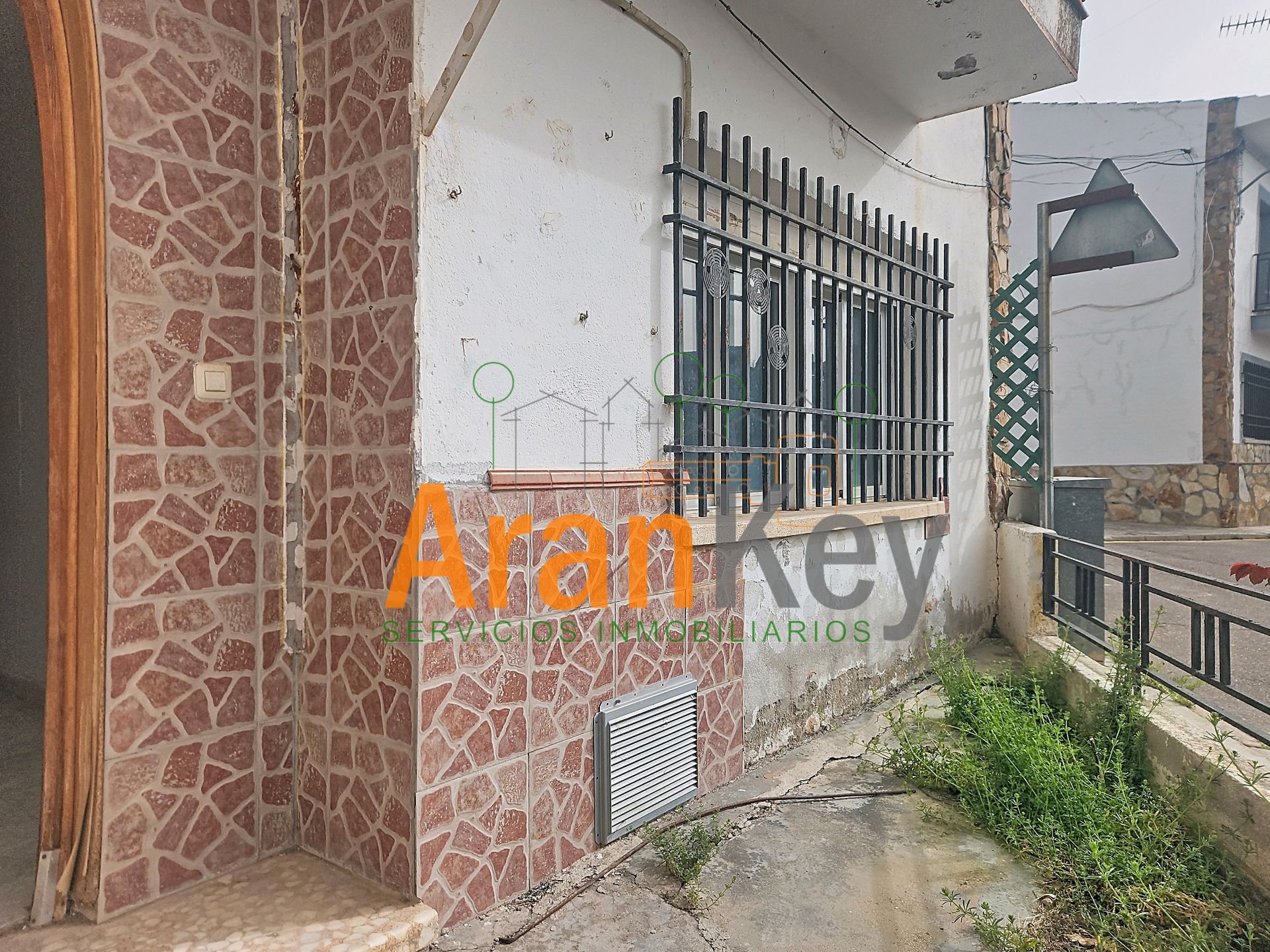 Exterior view of House or chalet for sale in Villatobas  with Private garden and Terrace