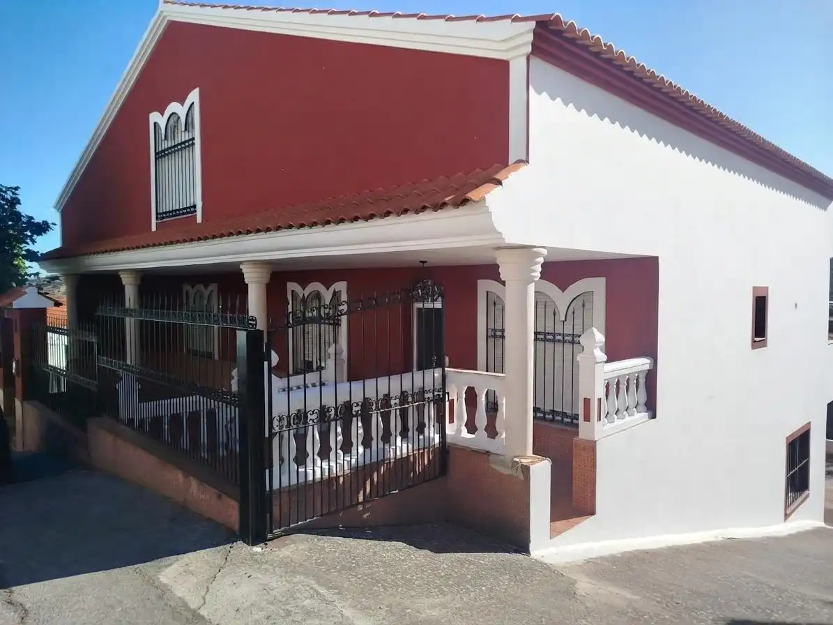 Vista exterior de Casa o xalet en venda en Zahínos amb Jardí privat, Terrassa i Traster