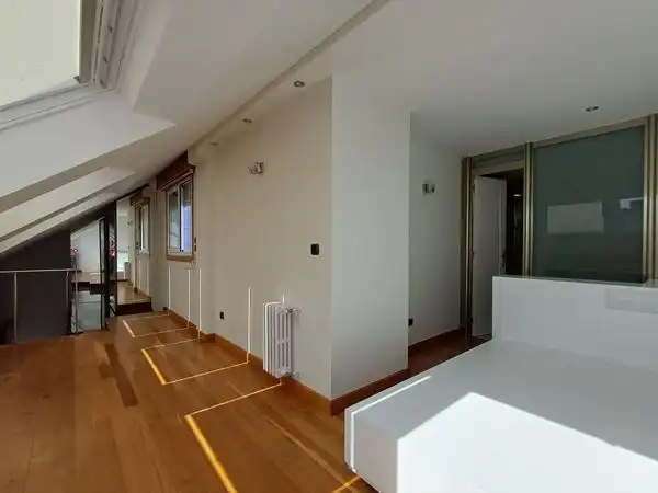Piso en venta en Vigo  con Calefacción, Terraza y Trastero