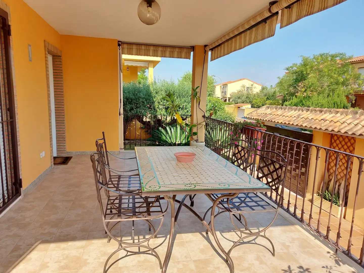Terrace of Houses for sale in La Pobla de Vallbona  with Air Conditioner, Heating and Private garden