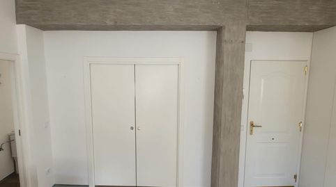 Foto 2 de Apartamento en venta en Feria, Albacete Capital