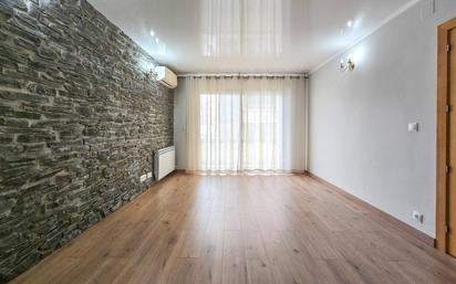 Living room of Flat for sale in Figueres  with Heating and Balcony