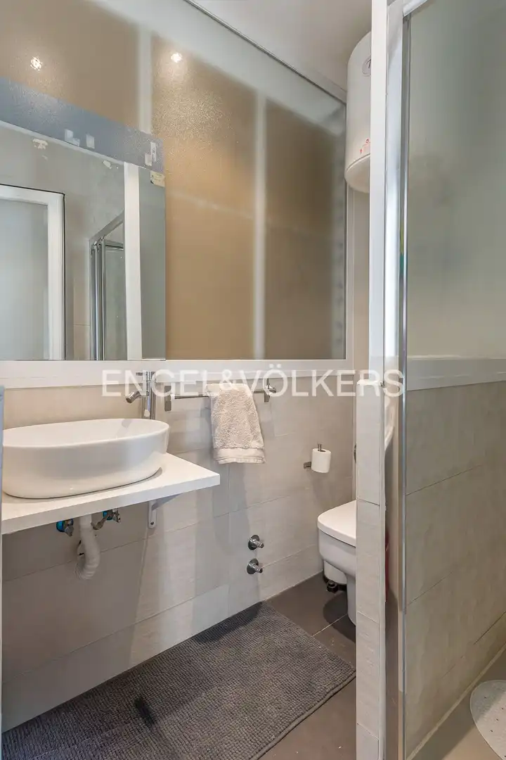Bathroom of Flat for sale in Madrid  with Air Conditioner, Heating and Parquet flooring