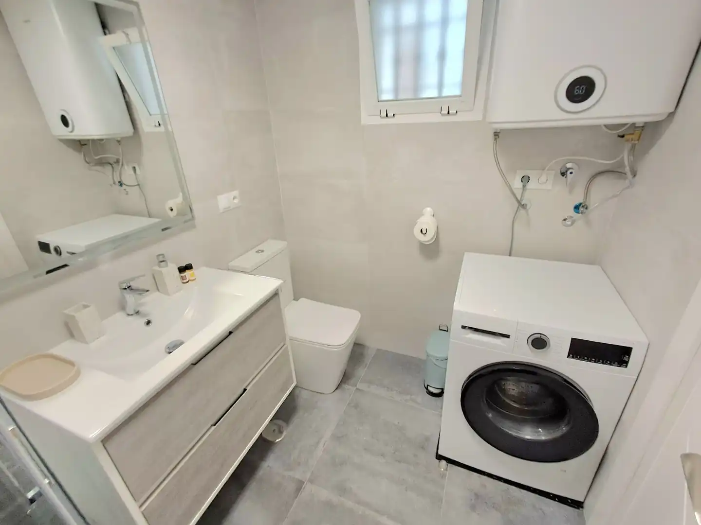 Badezimmer von Wohnungen zur Miete in Benalmádena mit Klimaanlage, Terrasse und Möbliert