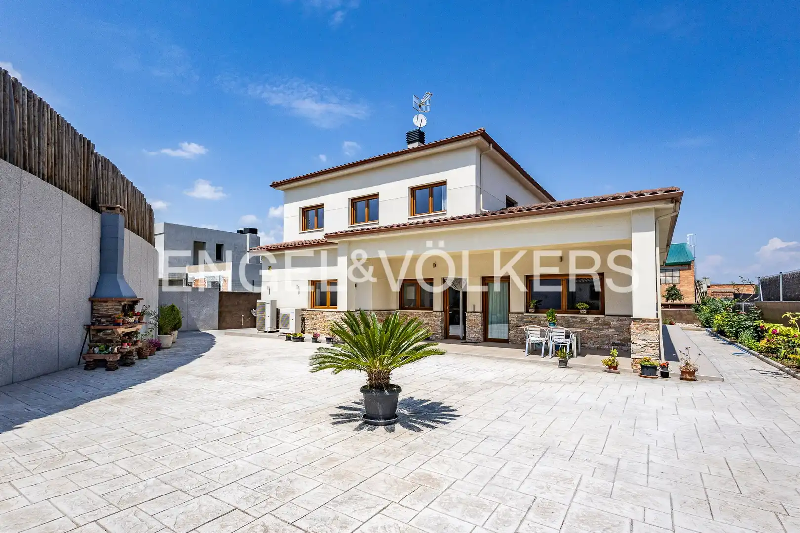 Exterior view of Houses for sale in Sant Sadurní d'Anoia  with Air Conditioner, Heating and Private garden