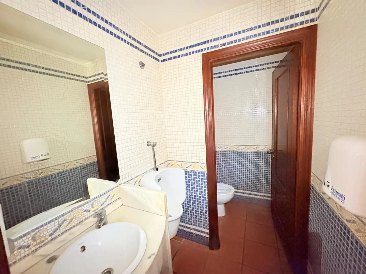 Badezimmer von Geschaftsraum zum Verkauf in Camponaraya mit Klimaanlage und Möbliert
