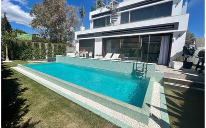 Swimming pool of House or chalet for sale in Marbella  with Air Conditioner, Terrace and Swimming Pool