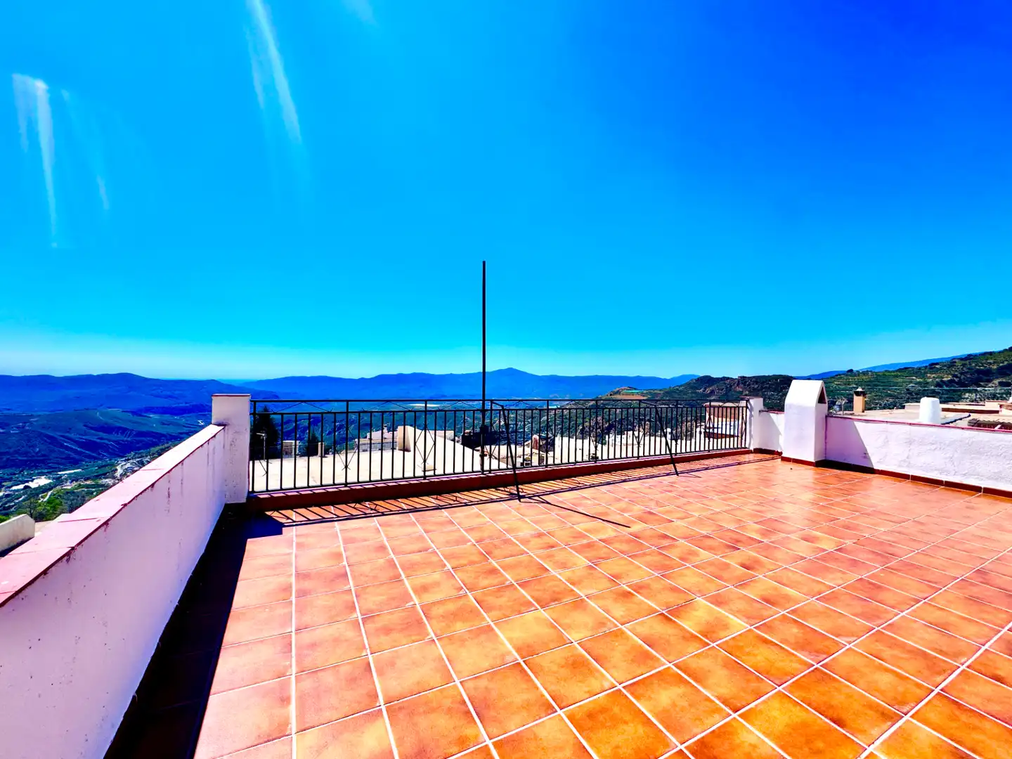 House with terrace for sale in Calle Levante