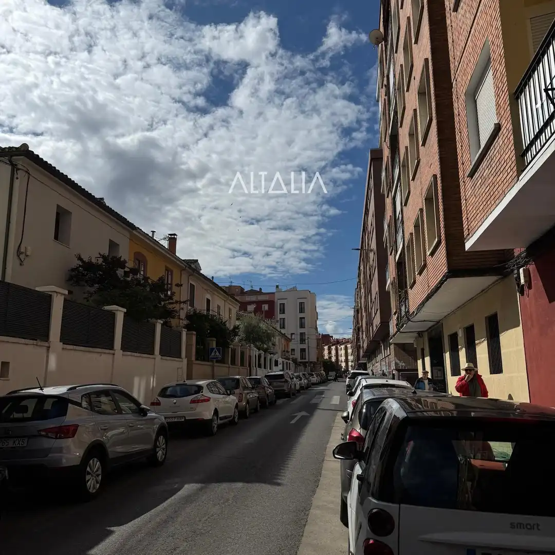 Vista exterior de Local en venta en Cuenca con Aire acondicionado