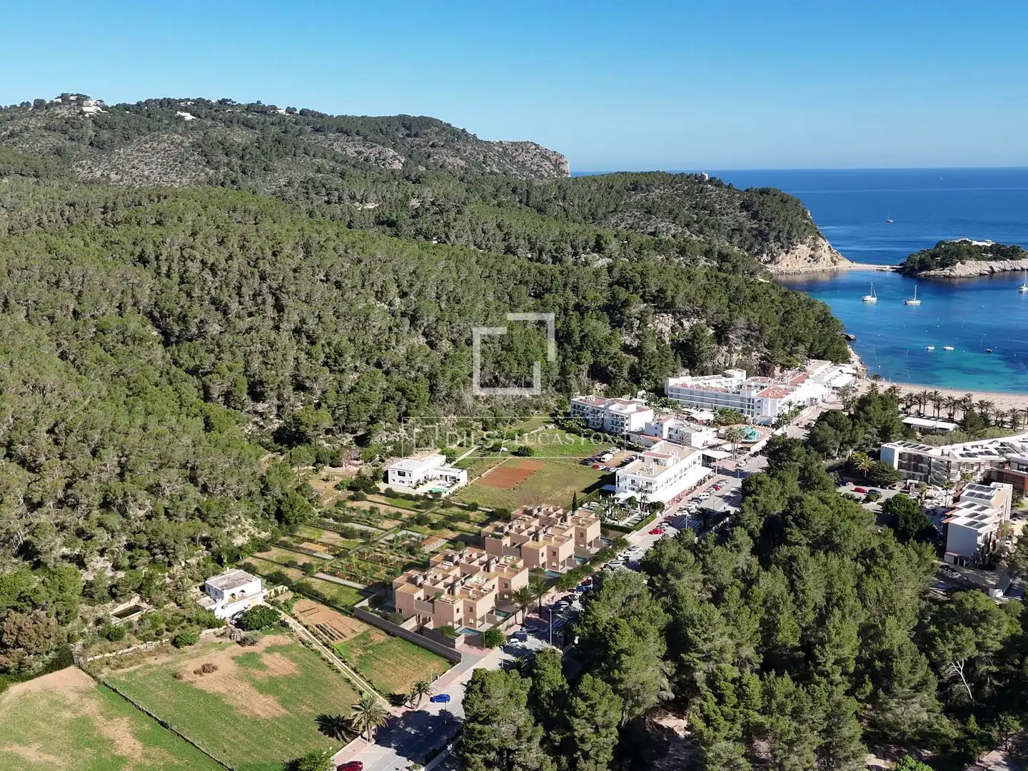 Vista exterior de Casa o xalet en venda en Sant Joan de Labritja amb Jardí privat i Piscina