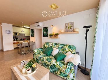 Apartamento con piscina en venta en Carrer de la Punta del Cavall 29