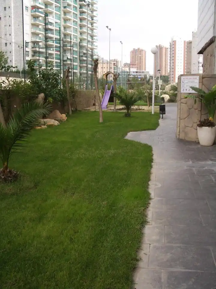 Jardín de Piso de alquiler en Villajoyosa / La Vila Joiosa con Aire acondicionado, Terraza y Amueblado