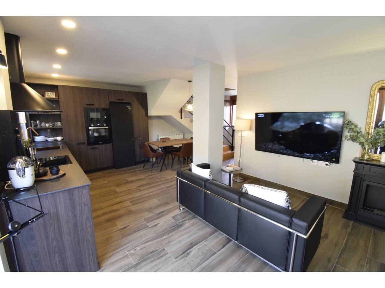 Living room of Single-family semi-detached for sale in Vegaquemada  with Heating, Private garden and Parquet flooring