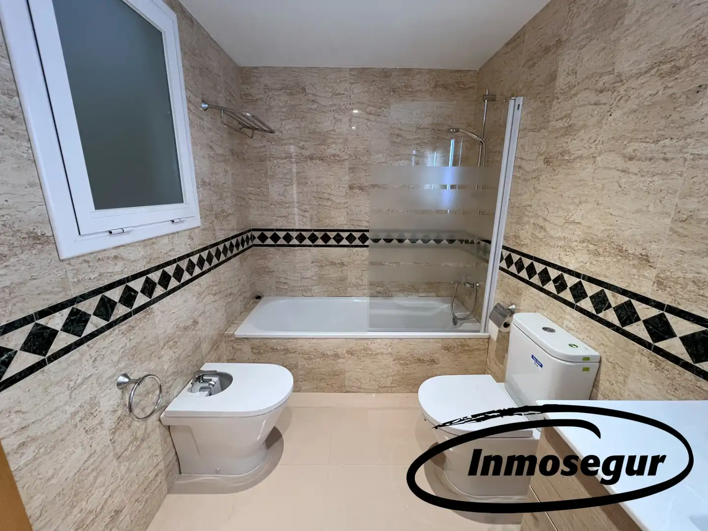 Bany de Pis en venda en Salou amb Calefacció, Jardí privat i Terrassa
