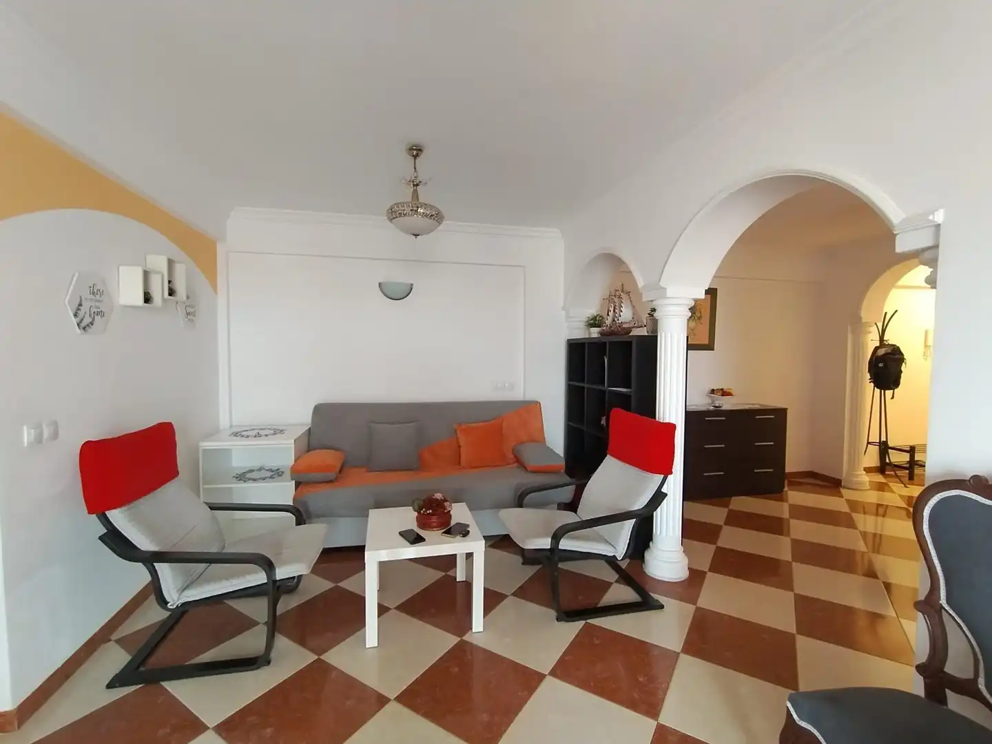 Sala de estar de Apartamento de alquiler en Fuengirola con Jardín privado, Terraza y Amueblado