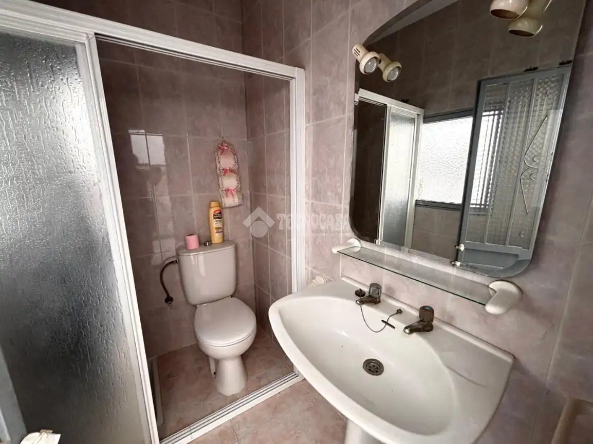 Bathroom of Houses for sale in Jódar  with Terrace and Balcony