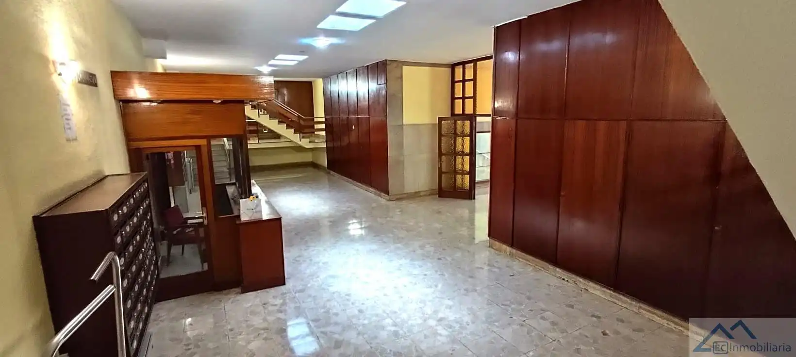 Flat for sale in Cuatro Caminos