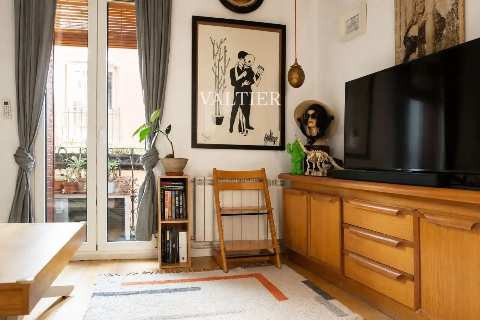 Living room of Flat for rent in Madrid  with Air Conditioner, Terrace and Furnished
