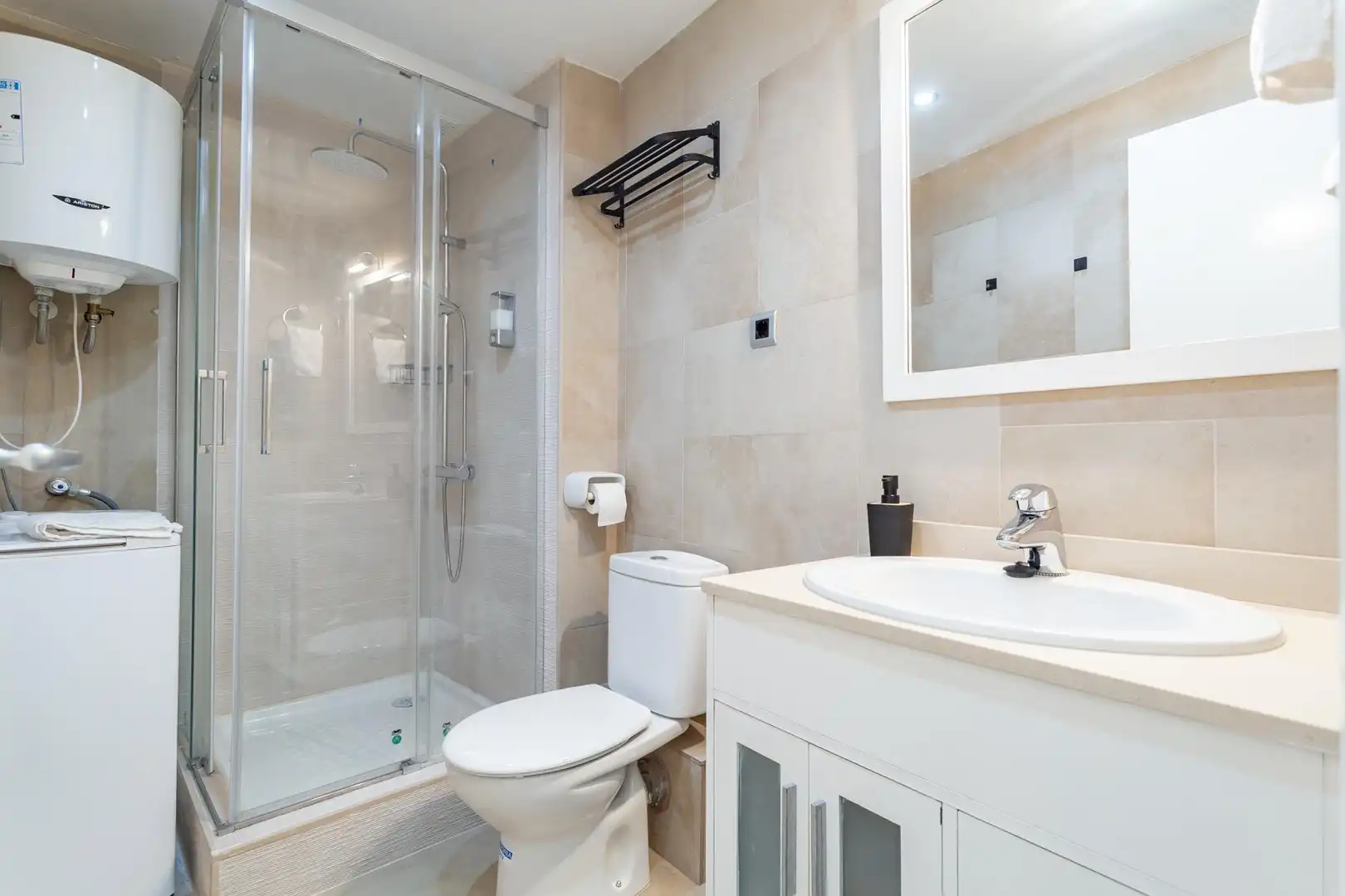 Badezimmer von Wohnung zum Verkauf in Vila-seca mit Klimaanlage, Privatgarten und Schwimmbad