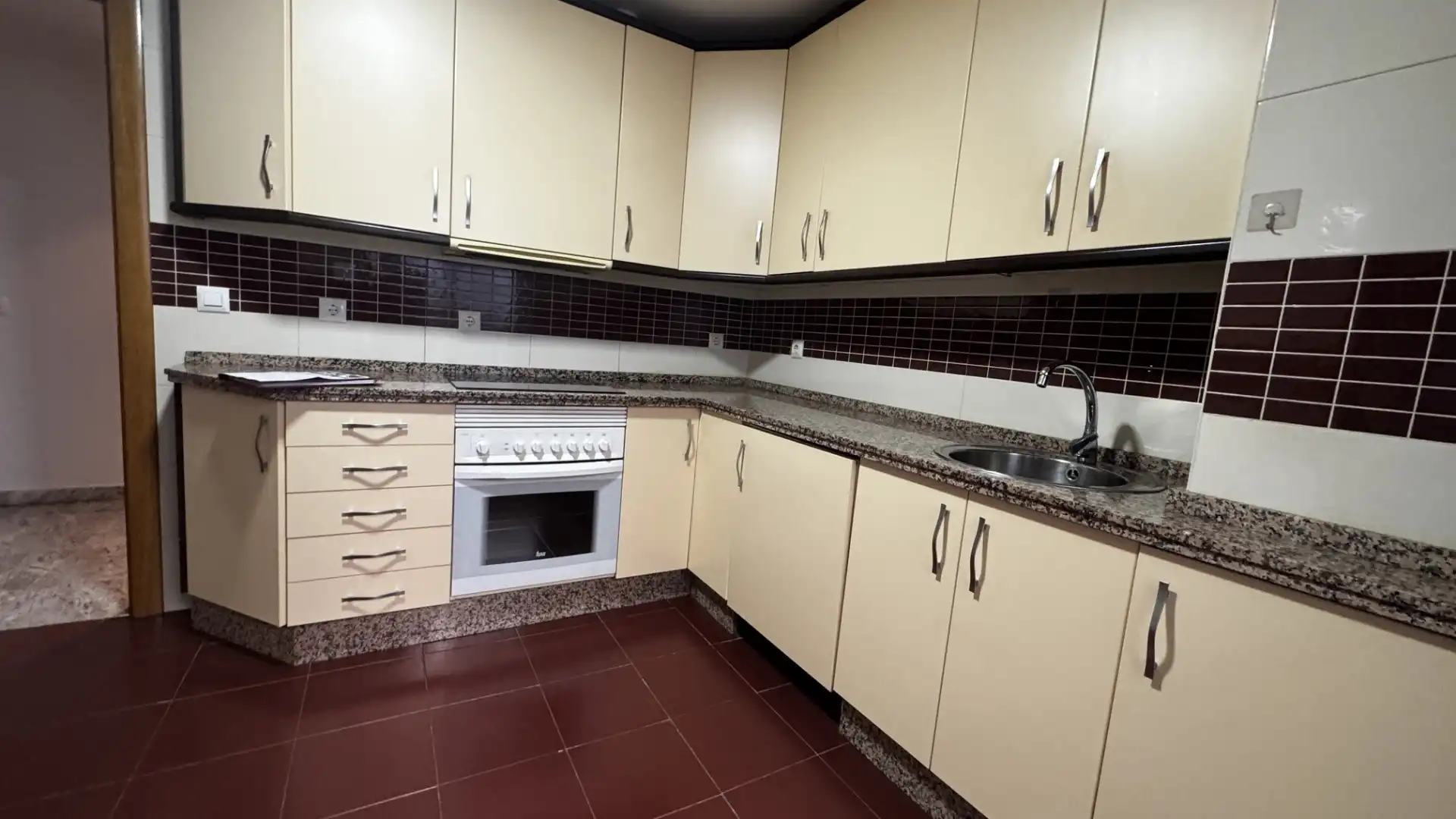 Flat with terrace for sale in Calle Hierbabuena 1, imagen 5