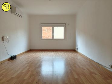 Piso con ascensor en venta en Col.legis Nous