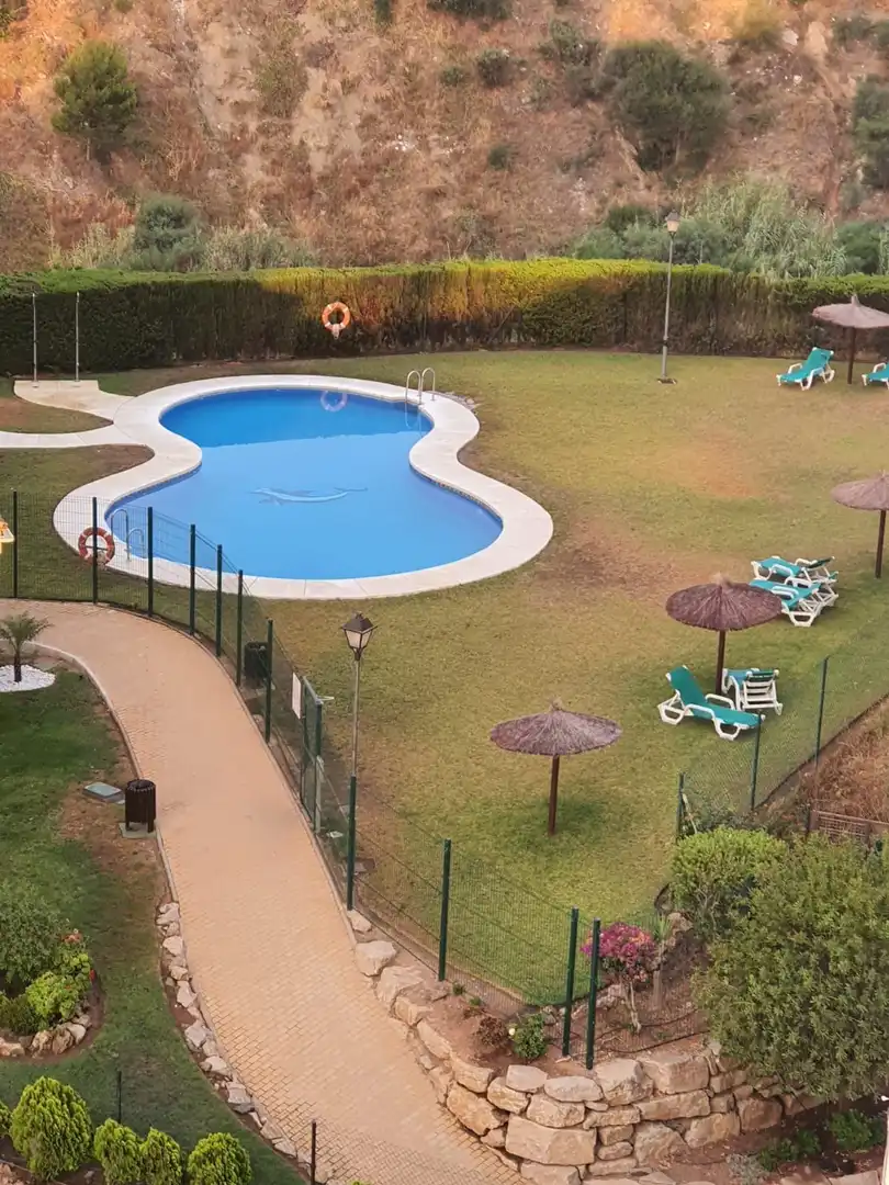 Piscina de Apartament de lloguer en Fuengirola amb Aire condicionat, Calefacció i Terrassa