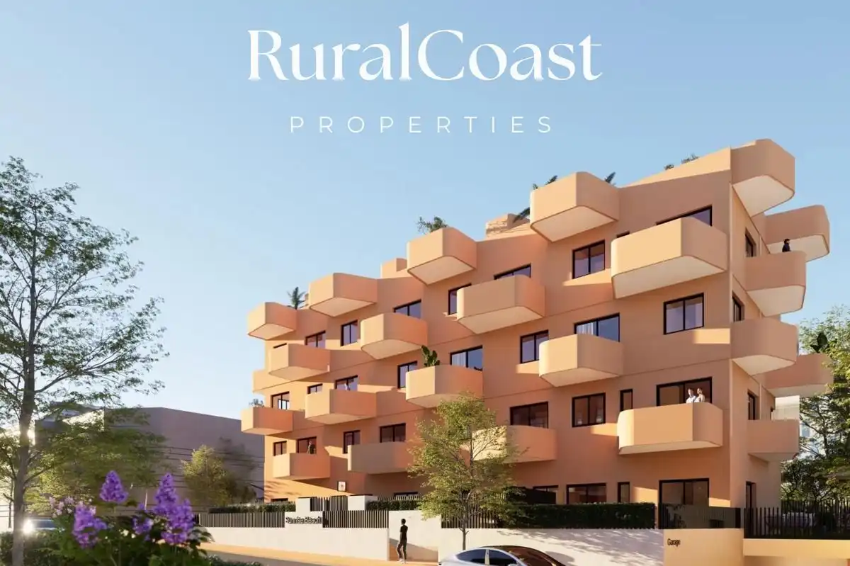 Vista exterior de Pis en venda en El Campello amb Terrassa, Piscina i Piscina comunitària