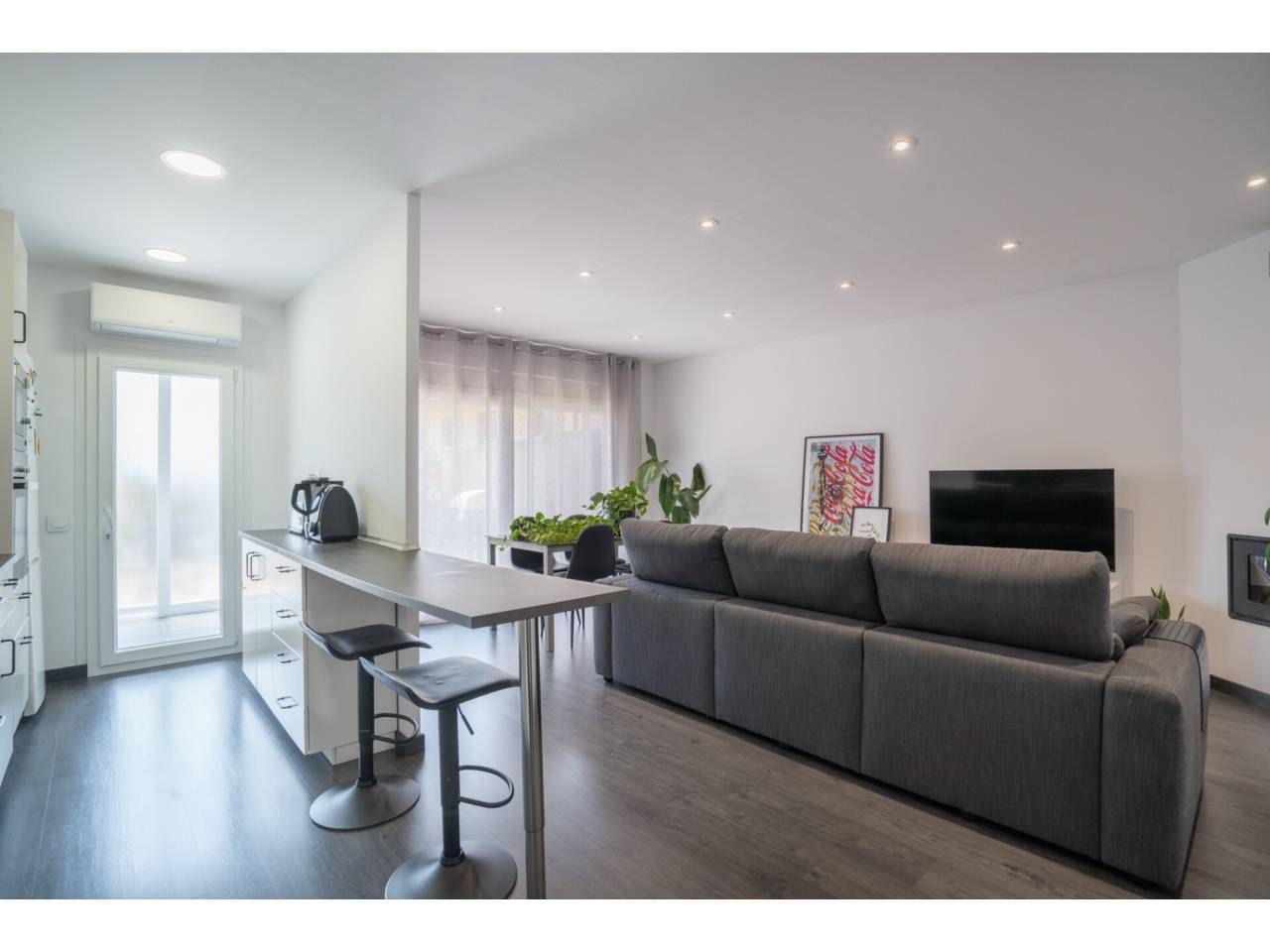 Sala d'estar de Pis en venda en Sant Julià de Vilatorta amb Parquet, Terrassa i Traster