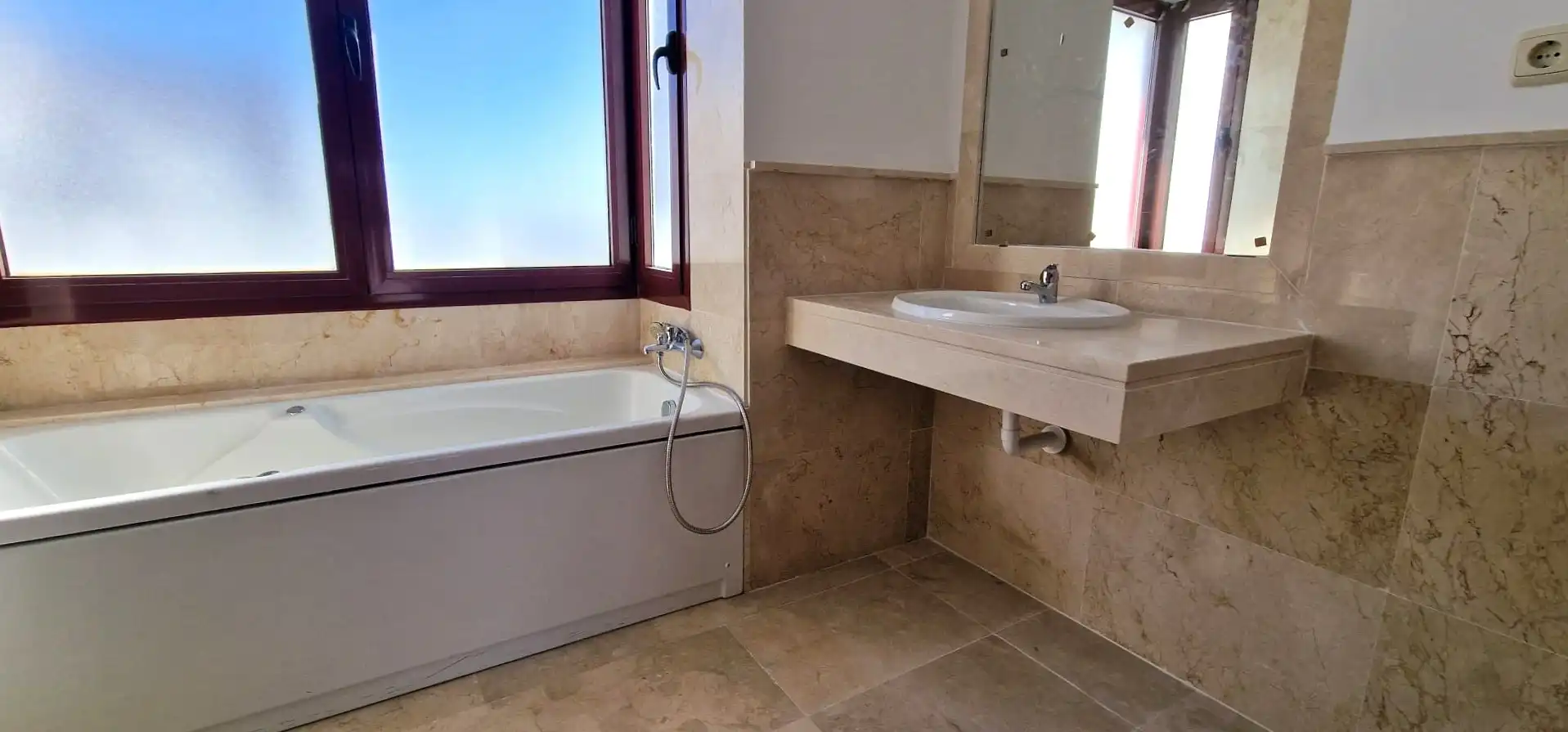 Badezimmer von Einfamilien-Reihenhaus zum Verkauf in Cártama mit Privatgarten und Terrasse