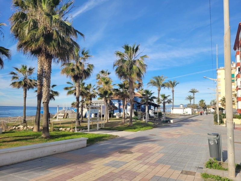 Vista exterior de Àtic en venda en Torrox amb Aire condicionat, Calefacció i Terrassa