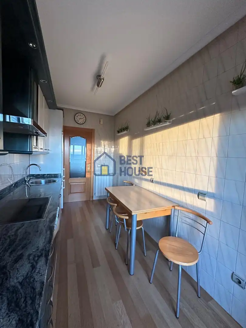 Cocina de Piso en venta en Villaturiel con Calefacción y Amueblado